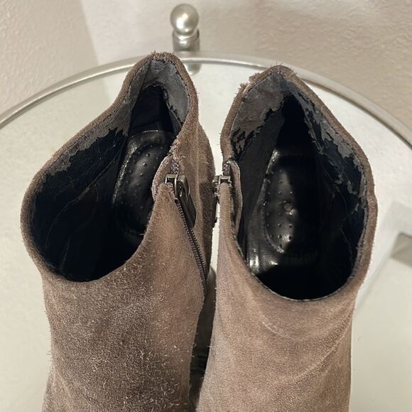 Kenneth Cole REACTION Women's Cheese Please Bootie - Picture 5 of 9